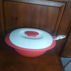 New Tupperware Red and White Kitchen Serving Bowl with Lid And Ladle